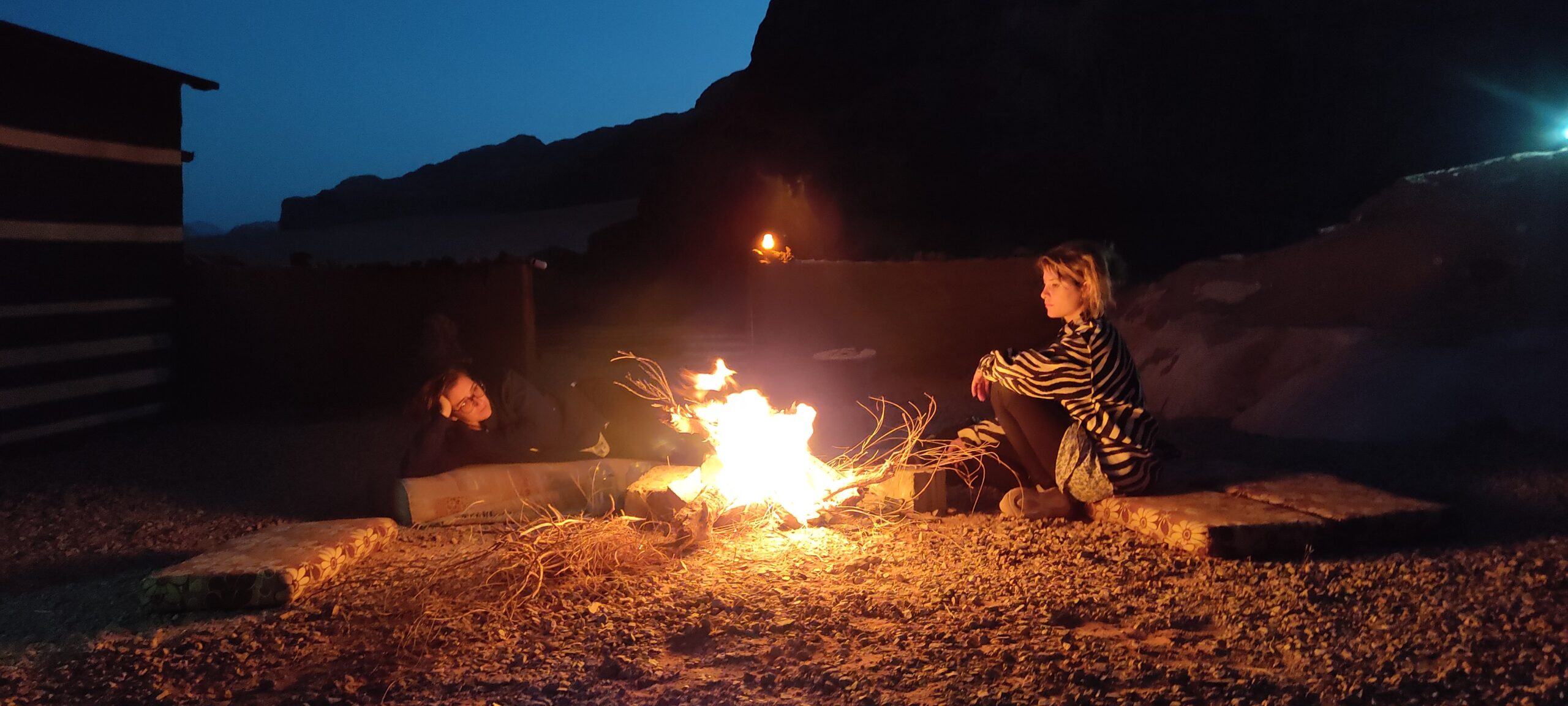 fire night relax camp wadirumhappy
